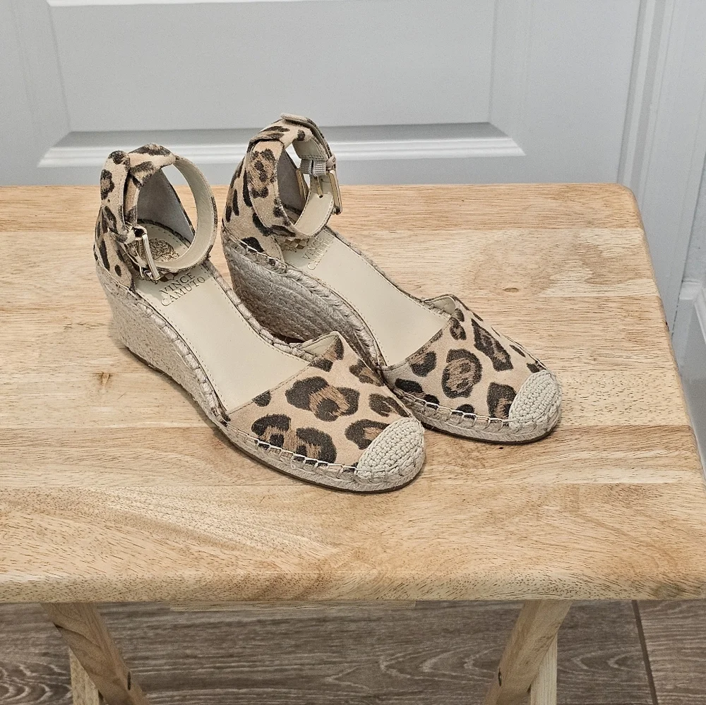 Vince Camuto NWOT, Leather Venerly Espadrille Sandals, NWOT, Size 6 - Picture 1 of 6